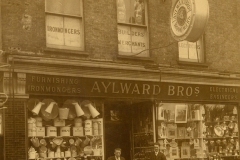 132-Aylward-Bros-132-High-St-c1923