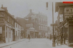 141-Looking-up-towards-Three-Tuns-George-Inn-on-left.-C1905