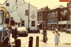 157-Beckenham-High-Street-outside-The-George-note-Importers-and-Messent-c1987