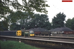 133-The-Golden-Arrow-at-Beckenham-Junction-c1969