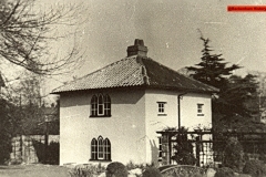 126-Bailiff-s-Cottage-4-Manor-Way-1949