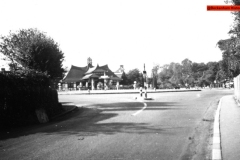 152-Looking-at-The-Chinese-Garage-from-Hayes-Lane-not-many-cars-1950