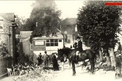 125-The-Woolwich-drag-hounds-behind-the-High-St-c1905