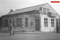 191-Midland-Bank-9a-High-St-corner-Albemarle-Rd-after-flying-bomb-hit-the-area-c1950