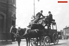 194-Beckenhams-Bus-leaves-Beckenham-Junction-c1910